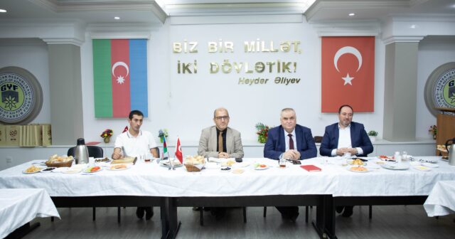 Gəncliyə Yardım Fondunda Milli Mətbuatın 150 illiyi Münasibəti İlə görüş keçirilib – FOTOLAR