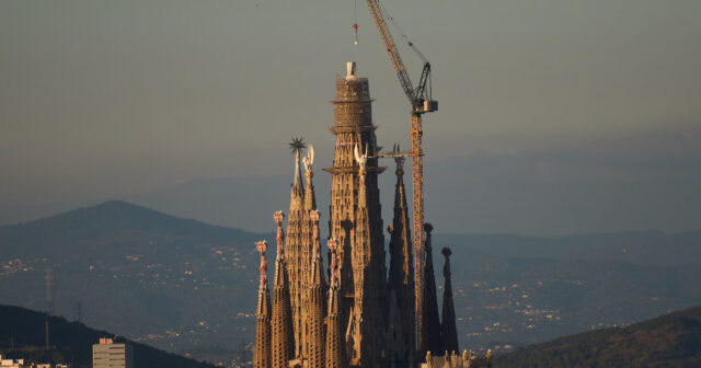 Müqəddəs Ailə kilsəsi dünyanın ƏN HÜNDÜR kilsəsi oldu Müqəddəs Ailə kilsəsi dünyanın ƏN HÜNDÜR kilsəsi oldu