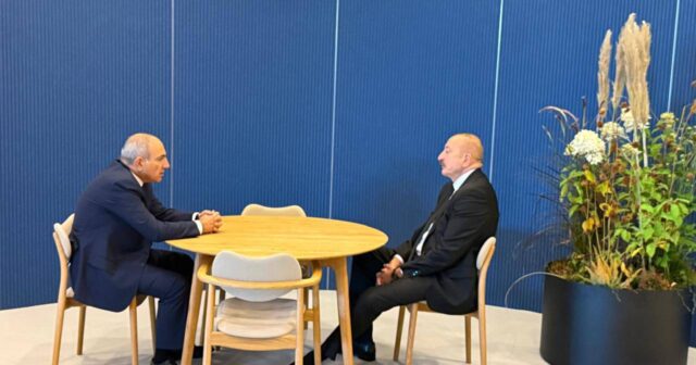 İlham Əliyev Kopenhagendə Nikol Paşinyanla görüşüb