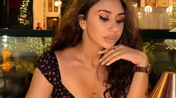 Bakıda avtomobil müğənni Vlada Axundovanı vuraraq öldürüb Bakıda avtomobil müğənni Vlada Axundovanı vuraraq öldürüb