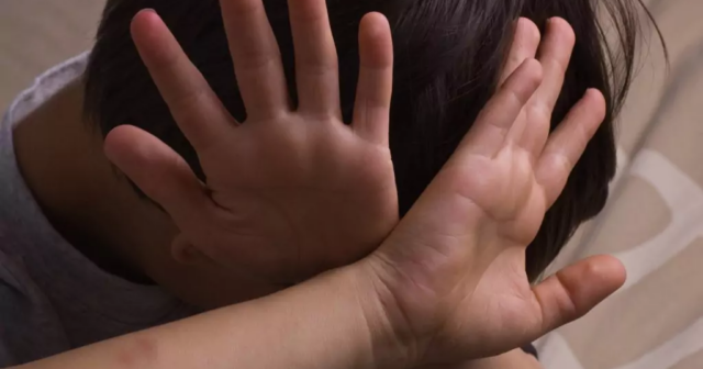 Mərakeşdə DƏHŞƏT: 8 yaşlı qız yeddi aylıq körpəni döyərək ÖLDÜRDÜ – VİDEO(18+) Mərakeşdə DƏHŞƏT: 8 yaşlı qız yeddi aylıq körpəni döyərək ÖLDÜRDÜ – VİDEO(18+)