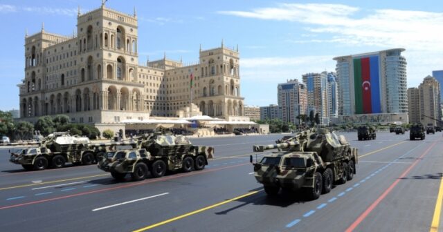 Zəfər paradının baş məşqi keçirilib Zəfər paradının baş məşqi keçirilib