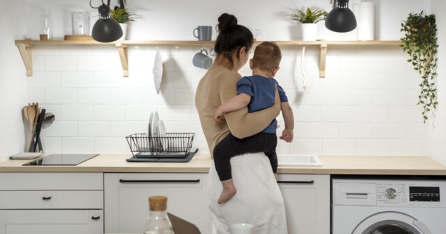 Kişilər qadınlara ev işləri üçün ÖDƏNİŞ EDƏCƏK Kişilər qadınlara ev işləri üçün ÖDƏNİŞ EDƏCƏK