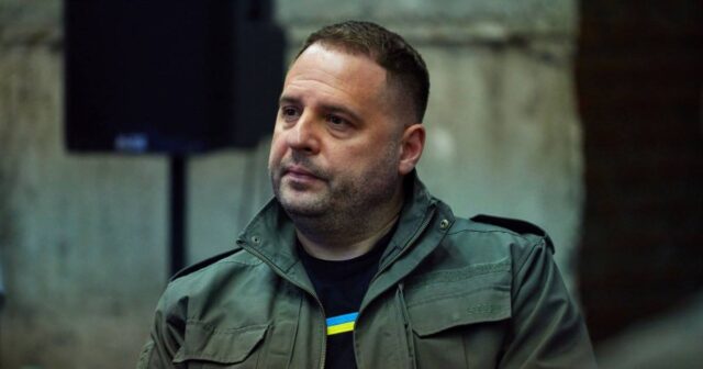 Yermak TƏSDİQLƏDİ: Evində antikorrupsiya əməliyyatı KEÇİRİLİR