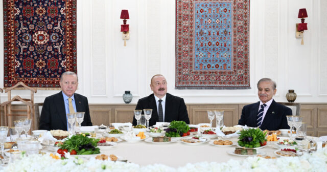 Azərbaycan, Türkiyə və Pakistan liderləri birgə nahar ediblər