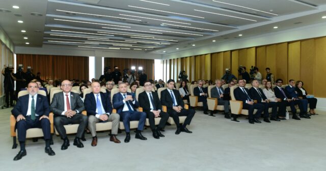 Bakıda “Mediada Azərbaycan ədəbi dilinin normalarının düzgün tətbiqi” mövzusunda konfrans keçirilir Bakıda “Mediada Azərbaycan ədəbi dilinin normalarının düzgün tətbiqi” mövzusunda konfrans keçirilir