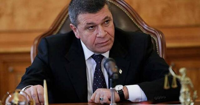 Ermənistanın sabiq polis rəisindən dövlət xeyrinə 35 milyon dram tutulub Ermənistanın sabiq polis rəisindən dövlət xeyrinə 35 milyon dram tutulub