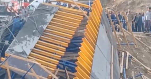 Türkiyədə körpü çöküb, ölənlər var