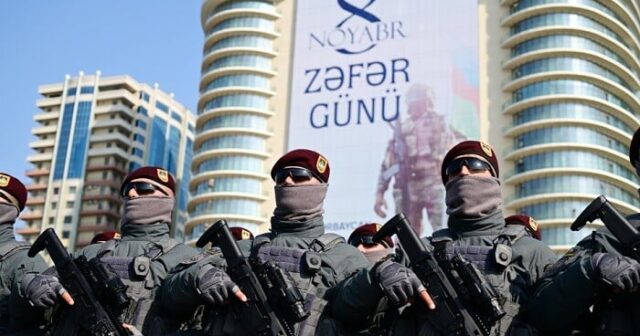 Vətən müharibəsində qələbənin beşinci ildönümünə həsr olunmuş hərbi parad canlı yayımlanıb Vətən müharibəsində qələbənin beşinci ildönümünə həsr olunmuş hərbi parad canlı yayımlanıb