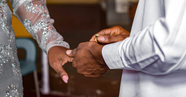 Toyda DƏHŞƏTLİ HADİSƏ: Qonaq bəyi səhvən güllələyib ÖLDÜRDÜ – VİDEO