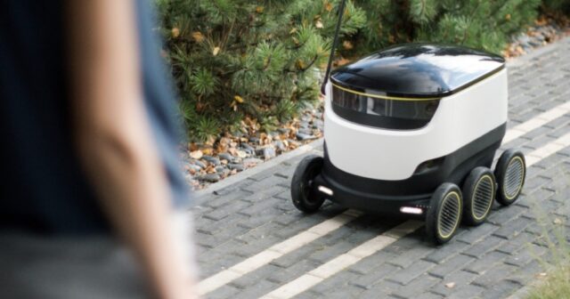 Moskvada robot qadını yıxıb XƏSTƏXANALIQ ETDİ – VİDEO