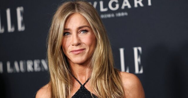 Təqaüdçü Cennifer Enistona görə 4 400 manat İTİRİB