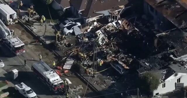 Dəhşətli partlayışda ev HAVAYA UÇDU – 6 nəfərin vəziyyəti AĞIRDIR – VİDEO Dəhşətli partlayışda ev HAVAYA UÇDU – 6 nəfərin vəziyyəti AĞIRDIR – VİDEO