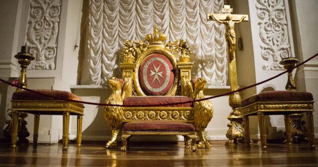 Muzeydə QALMAQAL – Ziyarətçi 17 min manat CƏRİMƏLƏNDİ Muzeydə QALMAQAL – Ziyarətçi 17 min manat CƏRİMƏLƏNDİ