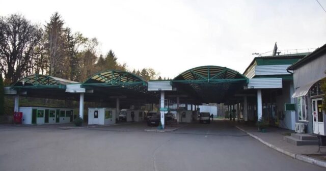 Ukrayna sərhədində KURYOZ HADİSƏ: Kişi maneəsiz Polşaya QAÇDI