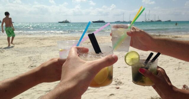 Tailandda spirtli içkilərlə bağlı 50 illik qadağa LƏĞV EDİLDİ