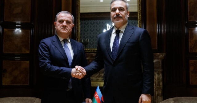 Ceyhun Bayramov Hakan Fidanla görüşüb