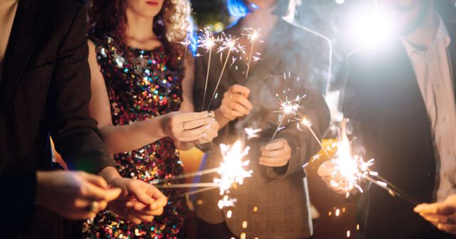 Şirkətlərin yarısı pulsuzluqdan bayram şənliklərini LƏĞV ETDİ Şirkətlərin yarısı pulsuzluqdan bayram şənliklərini LƏĞV ETDİ