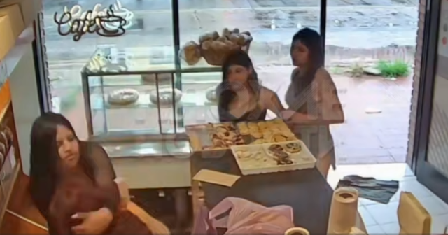 3 qadının mağaza soymaq cəhdi UĞURSUZ OLDU – VİDEO