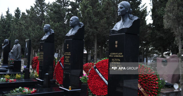AZAL təyyarəsinin qəzaya uğramasının ildönümü ilə bağlı İkinci Fəxri xiyabanda məzarlar ziyarət edilib