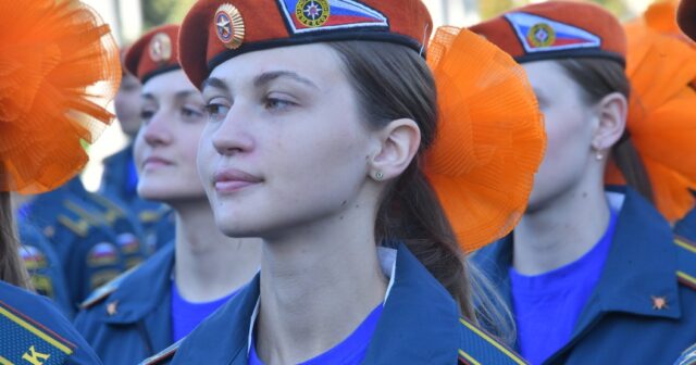 Rusiyada qanun SƏRTLƏŞDİ – And içmək öhdəliyi 18-dən 14 yaşa ENDİRİLDİ