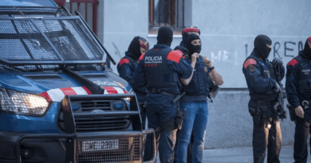 Barselonada ŞOK ƏMƏLİYYAT: “HƏMAS”ı maliyyələşdirən Çin vətəndaşı TUTULDU Barselonada ŞOK ƏMƏLİYYAT: “HƏMAS”ı maliyyələşdirən Çin vətəndaşı TUTULDU