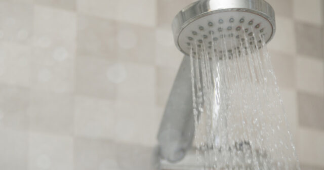 Tibbdə gözlənilməz DÖNÜŞ: Qışda İsti duş qəbul etməyin və günəş kremi vurun