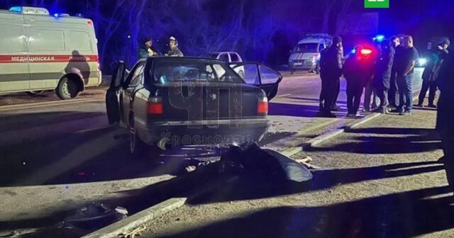 “BMW” avtobus dayanacağına ÇIRPILDI – Ölən və yaralananlar var – VİDEO