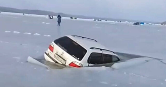 Primoryedə TƏHLÜKƏLİ ANLAR: Buz qırıldı, 3 maşın suda BATDI – VİDEO Primoryedə TƏHLÜKƏLİ ANLAR: Buz qırıldı, 3 maşın suda BATDI – VİDEO