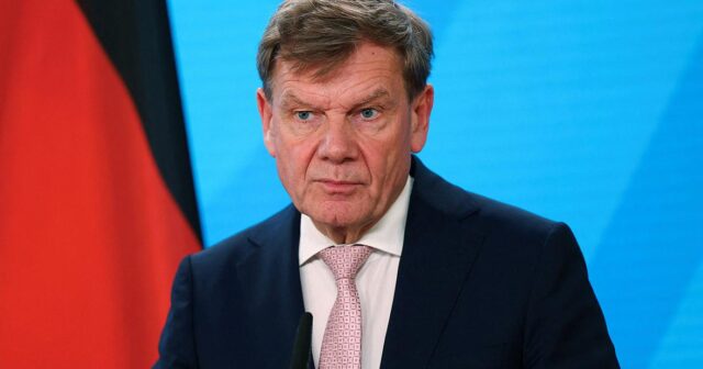 Almaniya XİN rəhbəri BİABIR OLDU: Getdiyi paytaxtları SƏHV SALDI – FOTO Almaniya XİN rəhbəri BİABIR OLDU: Getdiyi paytaxtları SƏHV SALDI – FOTO