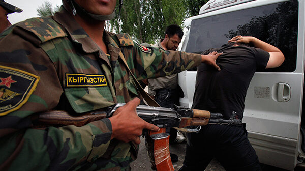 Qırğızıstanda terror aktı planlaşdıran 8-ci sinif şagirdi SAXLANILDI – FOTO