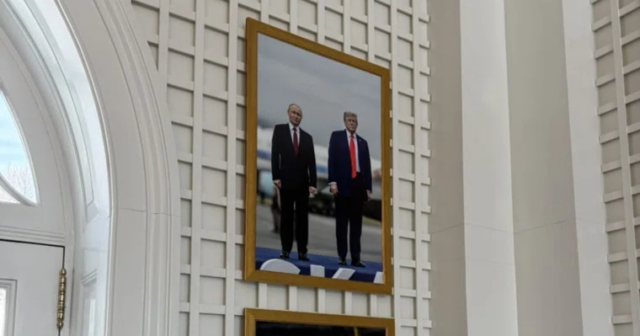 Tramp Ağ Evdə Putinlə olan şəklini ASDI – FOTO