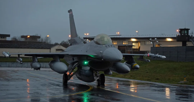 “FlightRadar24” QEYDƏ ALDI: ABŞ-nin 5 hərbi təyyarəsi bazanı TƏRK ETDİ – FOTO