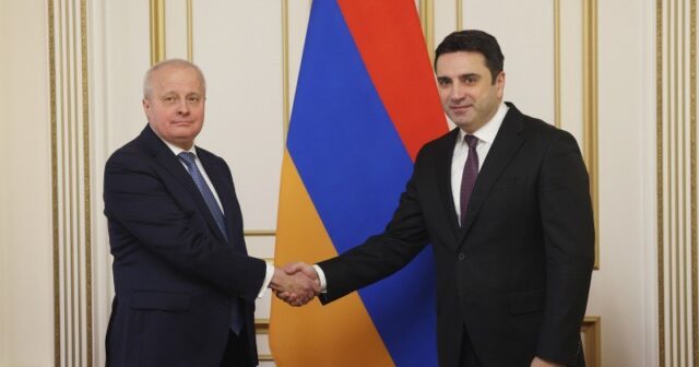 Ermənistan parlamentinin sədri Rusiya səfiri ilə GÖRÜŞDÜ – Moskva səfəri MÜZAKİRƏ EDİLDİ