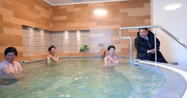 Kim Çen In kurort AÇILIŞINDA: Sadə vətəndaşların istirahətini İZLƏDİ – FOTOLAR Kim Çen In kurort AÇILIŞINDA: Sadə vətəndaşların istirahətini İZLƏDİ – FOTOLAR