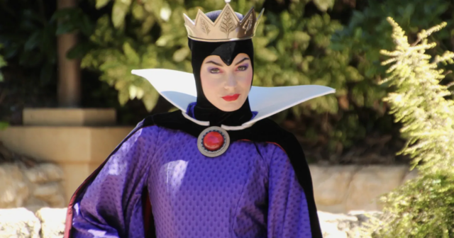 “Disneylend”in ulduzu işdən QOVULDU: Səbəb çox QƏRİBƏDİR – FOTO