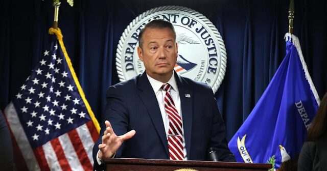 ABŞ-də GÖRÜNMƏMİŞ QƏRAR: Federal hakim xidmət rəhbərinin şəxsən gəlməsini TƏLƏB EDİR ABŞ-də GÖRÜNMƏMİŞ QƏRAR: Federal hakim xidmət rəhbərinin şəxsən gəlməsini TƏLƏB EDİR