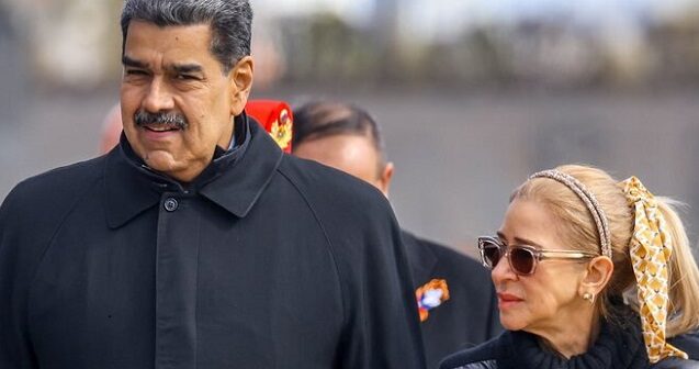 Maduro və həyat yoldaşı Nyu-York həbsxanasına aparılıb Maduro və həyat yoldaşı Nyu-York həbsxanasına aparılıb