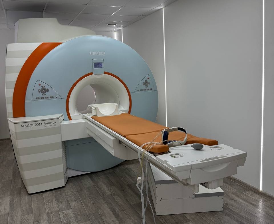 Qadın başını MRT etdirəndən sonra İFLİC OLDU – 97 min manatlıq FACİƏ