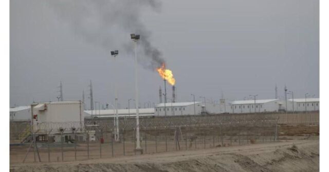 İraq “Lukoyl”un əlindən nəhəng neft yatağını ALIR – Rusiya şirkəti SIXIŞDIRILIR İraq “Lukoyl”un əlindən nəhəng neft yatağını ALIR – Rusiya şirkəti SIXIŞDIRILIR