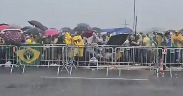 Braziliyada mitinqə İLDIRIM DÜŞDÜ: 72 nəfər XƏSARƏT ALDI – VİDEO