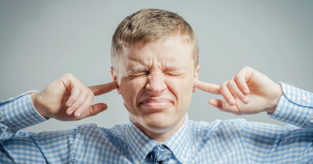 Çox danışan iş yoldaşlarına görə gəncin bir qulağı KAR OLDU – ŞOK SƏBƏB – FOTO