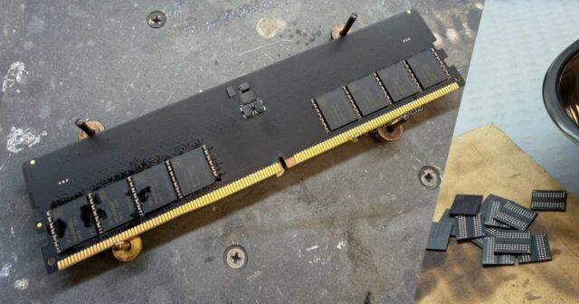 Mağazadakından 3 dəfə UCUZ: Öz əli ilə 32 GB-lıq RAM yığdı – FOTOLAR