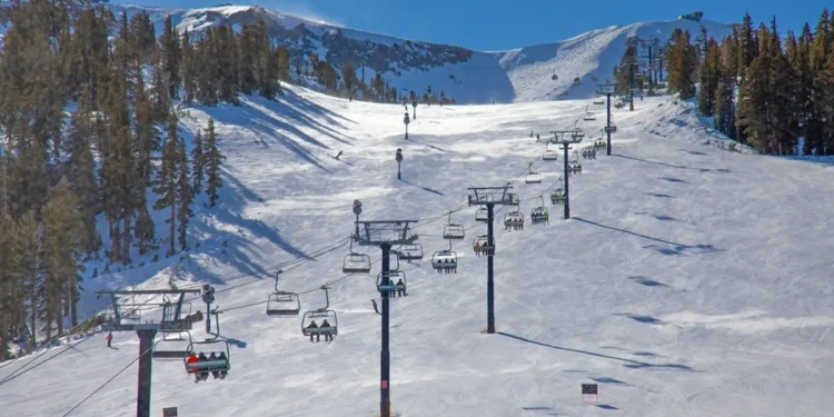 Kaliforniyada 12 yaşlı qız xarab olmuş kanatdan yerə YIXILDI – VİDEO