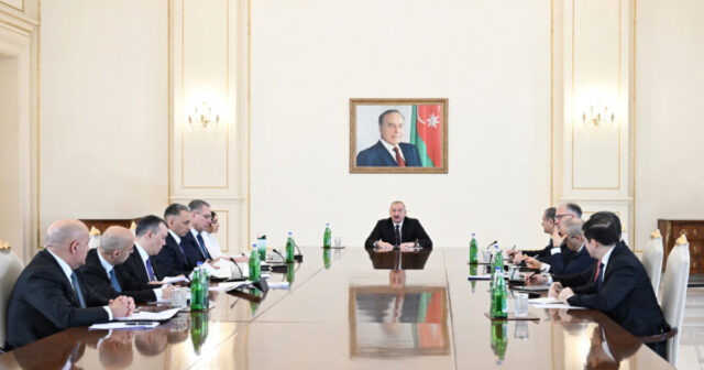 Prezidentin sədrliyi ilə “Azərbaycanın yeni rəqəmsal arxitekturası” sənədinə həsr olunmuş müşavirə keçirilib