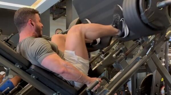 400 kq-lıq ağırlıq bodibilderi ŞİKƏST ETDİ: Dəhşətli ZƏDƏ ANI – VİDEO