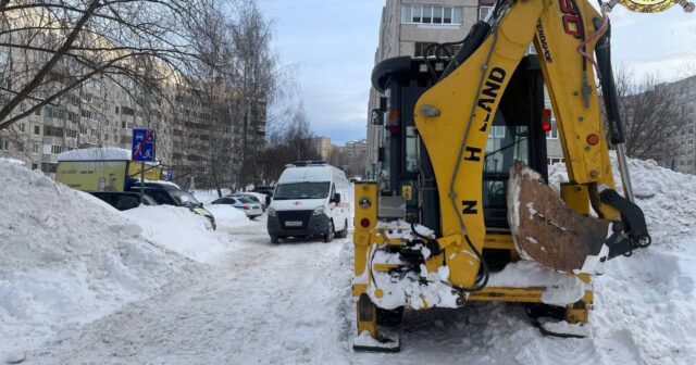 Qar təmizləyən texnika QƏZA TÖRƏTDİ – Çalov qadının başına ÇIRPILDI
