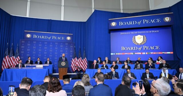 Tramp Sülh Şurasının iclasında: Biz çox yaxşı iş gördük