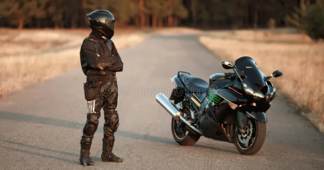 Motosikletçinin paylaşımı sosial şəbəkələri “PARTLATDI” – VİDEO