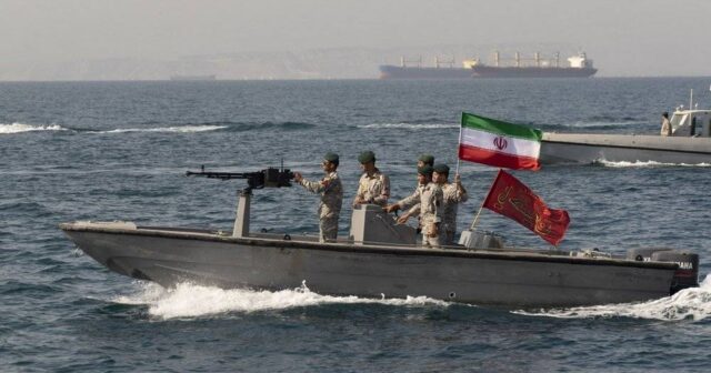 SEPAH Fars körfəzində iki neft tankerini ƏLƏ KEÇİRDİ